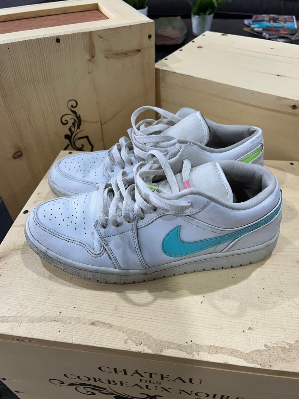 Nike Air Jordan 1 Low White Multi-Color Swoosh Men's Size 11