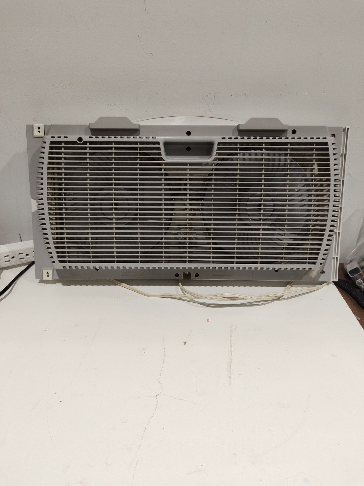 Bionaire 3 Speed Twin Reversible Airflow Window Fan - BW2300