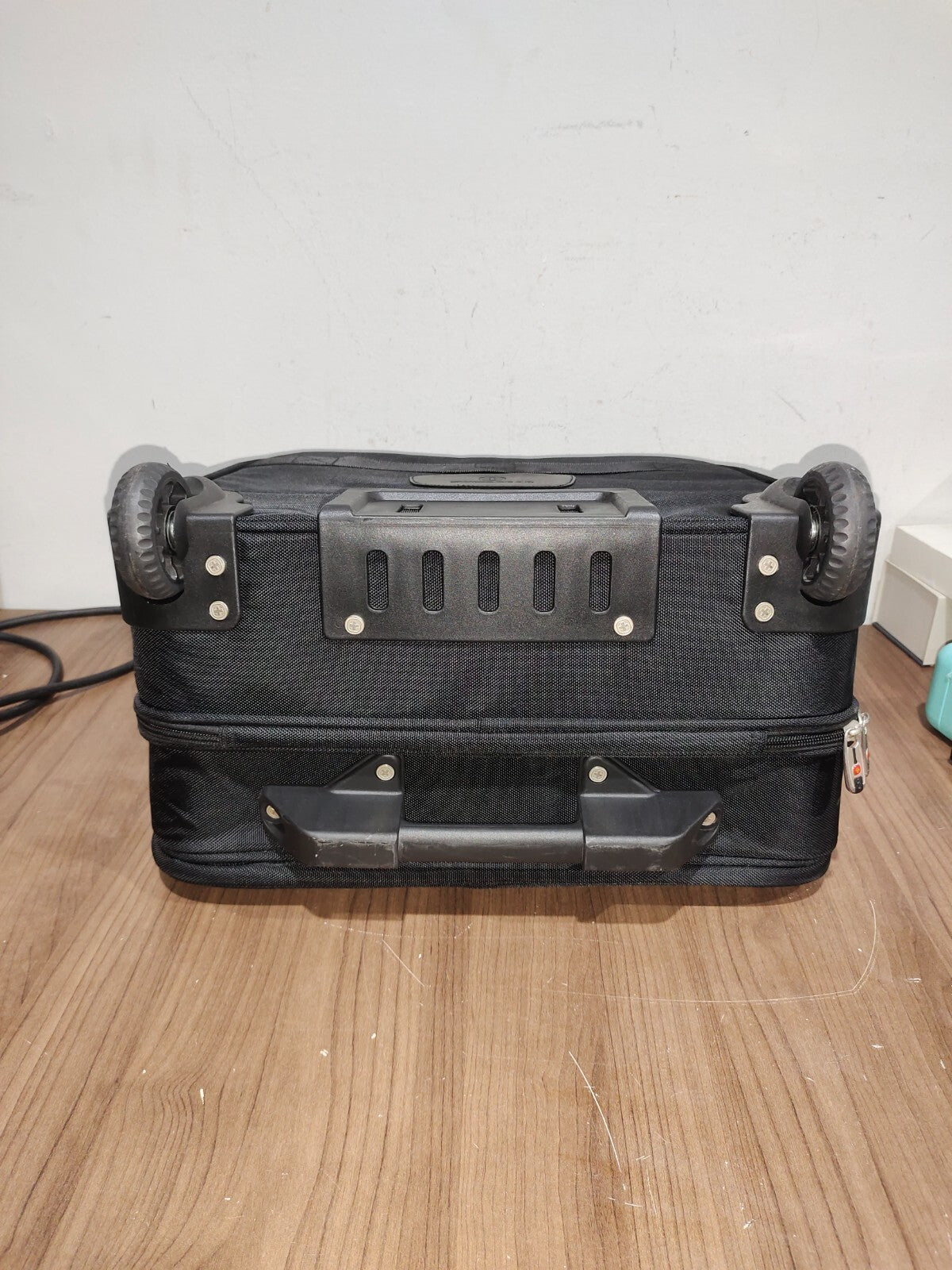 WENGER SWISS GEAR Wheeled Laptop Case With Handle Travel Bag/Suitcase