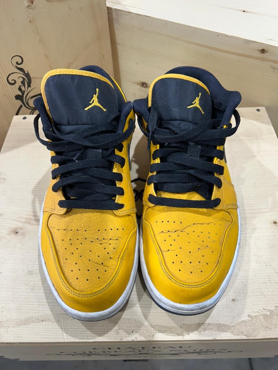 Nike Air Jordan 1 Low University Gold Black Men's size 11