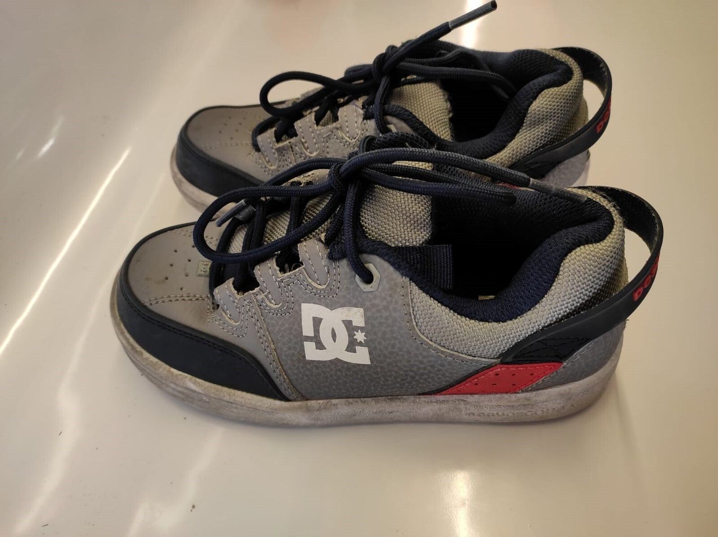 DC Youths Syntax Leather Suede Shoes Black gray Size 2