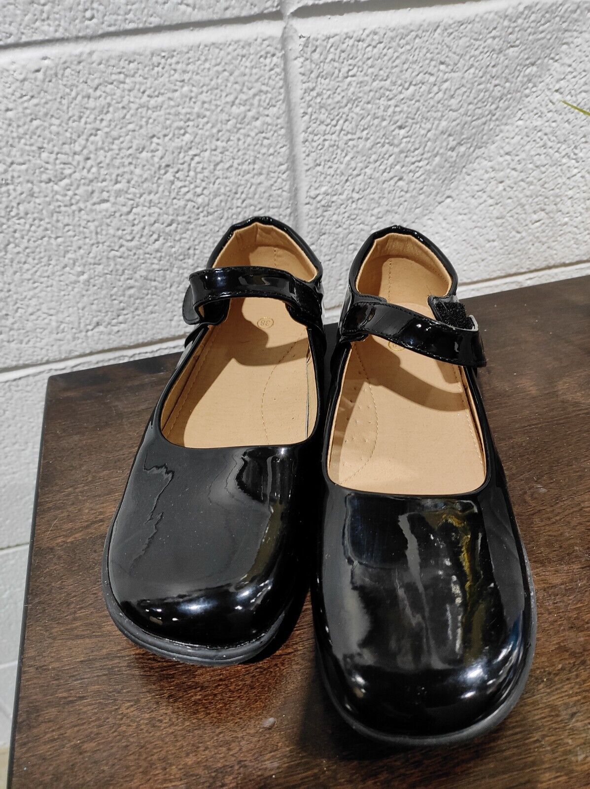 Hao Xin Ren Leather Heels Girl’s 7 Black Shoes