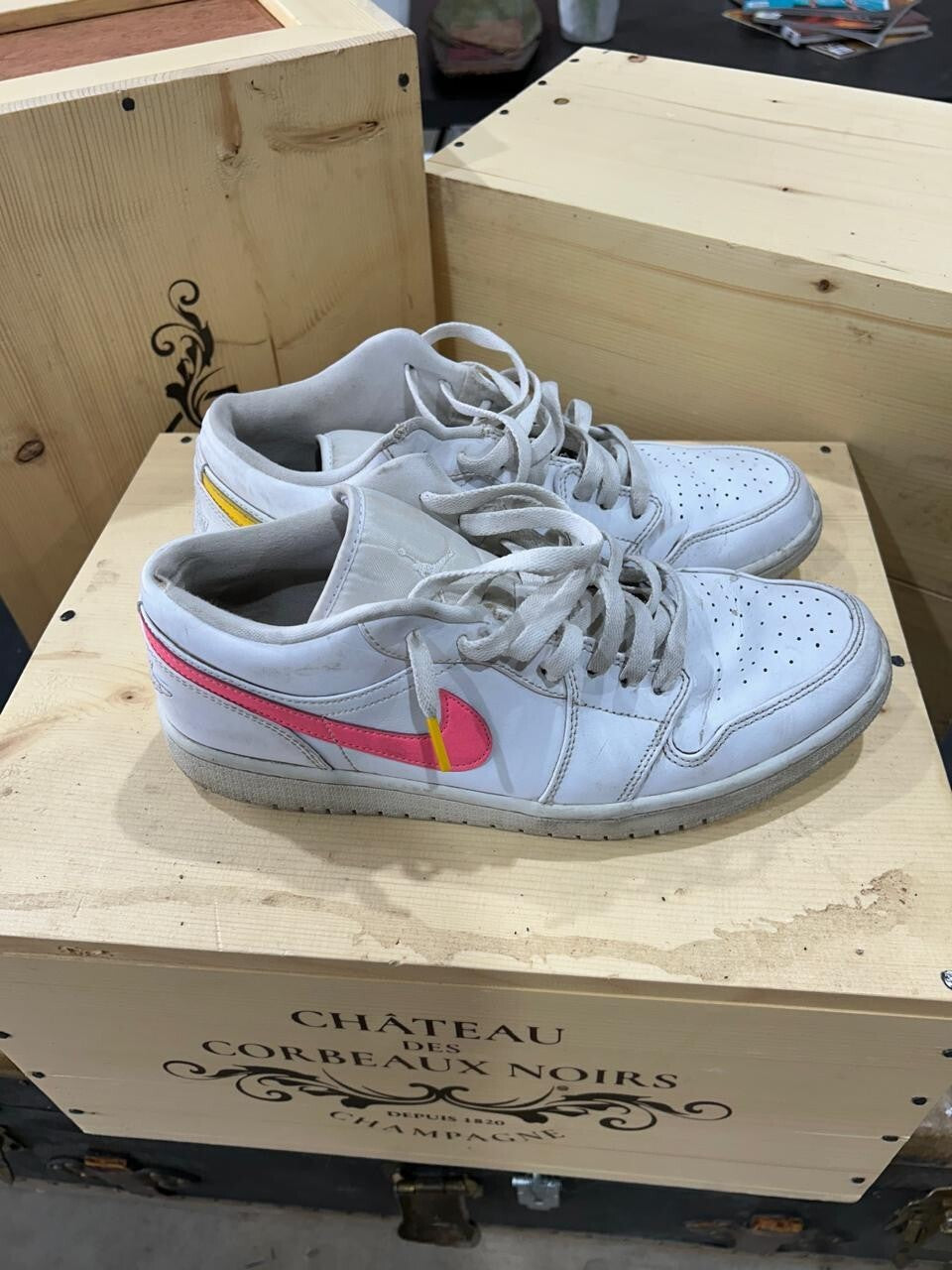 Nike Air Jordan 1 Low White Multi-Color Swoosh Men's Size 11