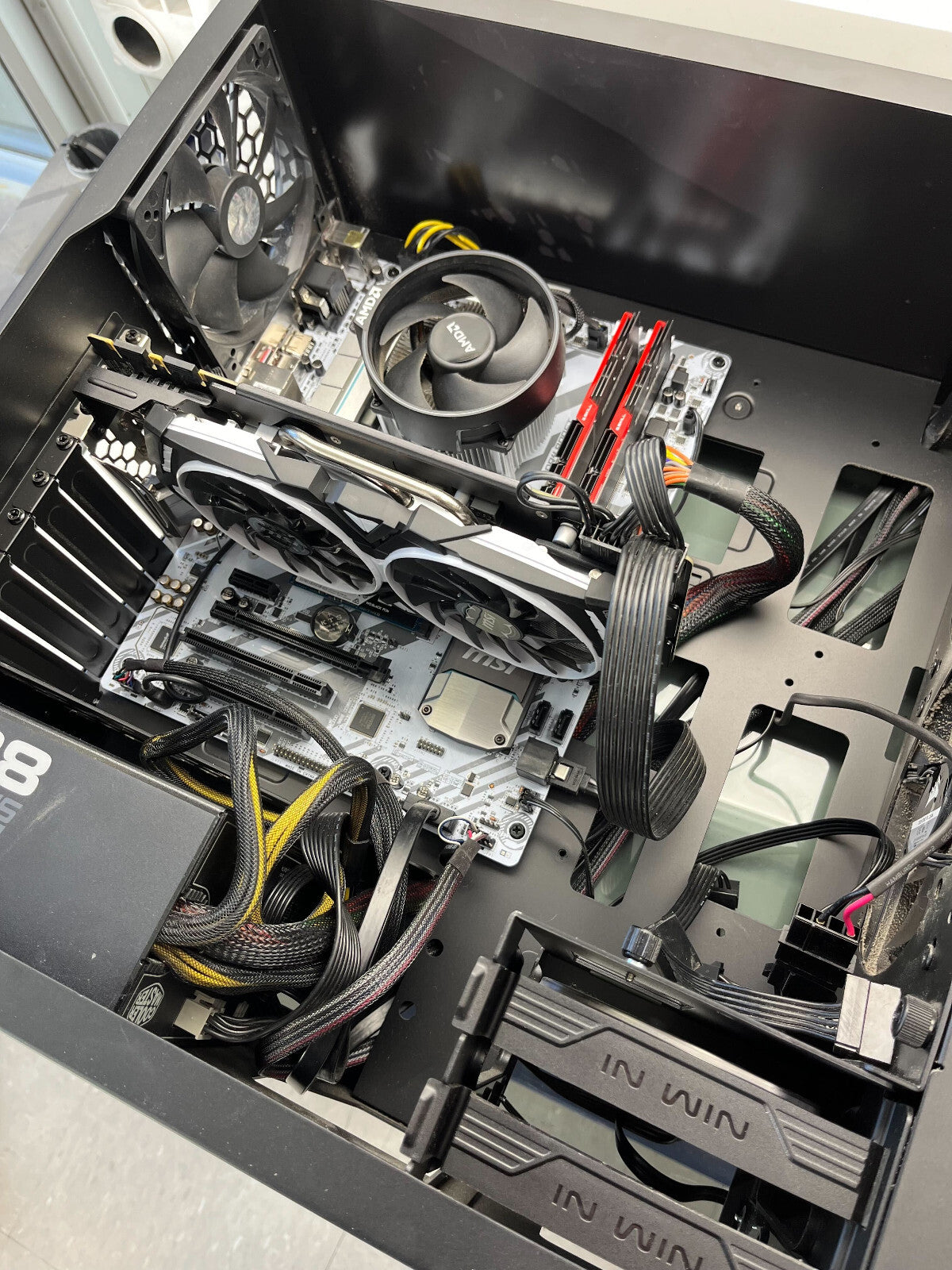 Custom Gaming PC B350 Tomahawk Arctic Ryzen 7 1700 GTX 1080 Ti 16GB RAM NVMe SSD