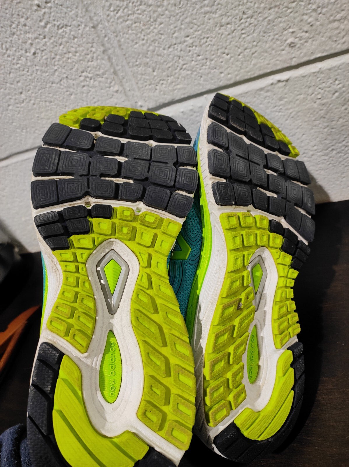 New Balance 880 Women's Aqua Yellow Running Shoes Size US- 8