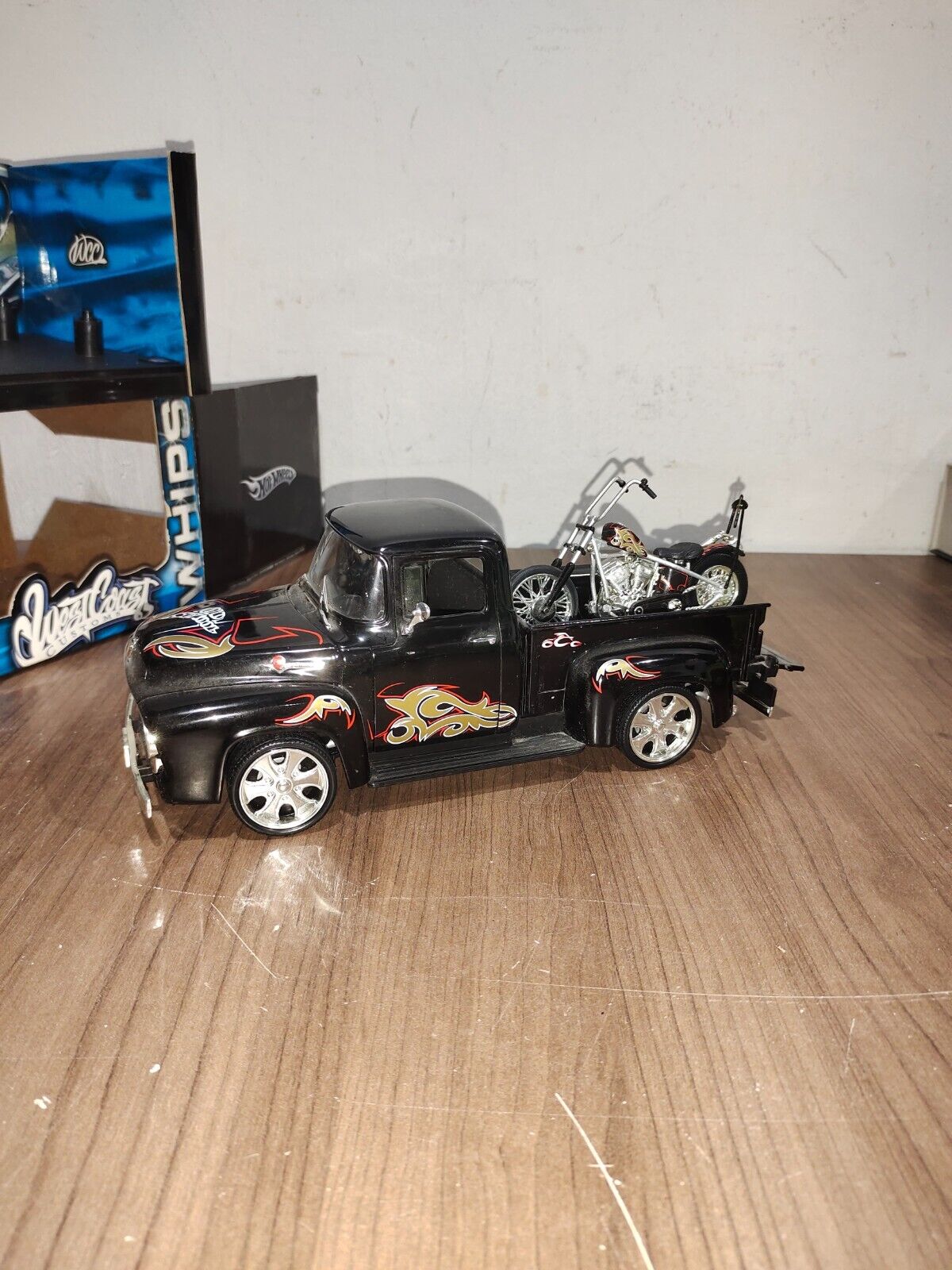 Hot Wheels 1956 Ford Pickup Truck & Chopper Set 1:18 Model Toy