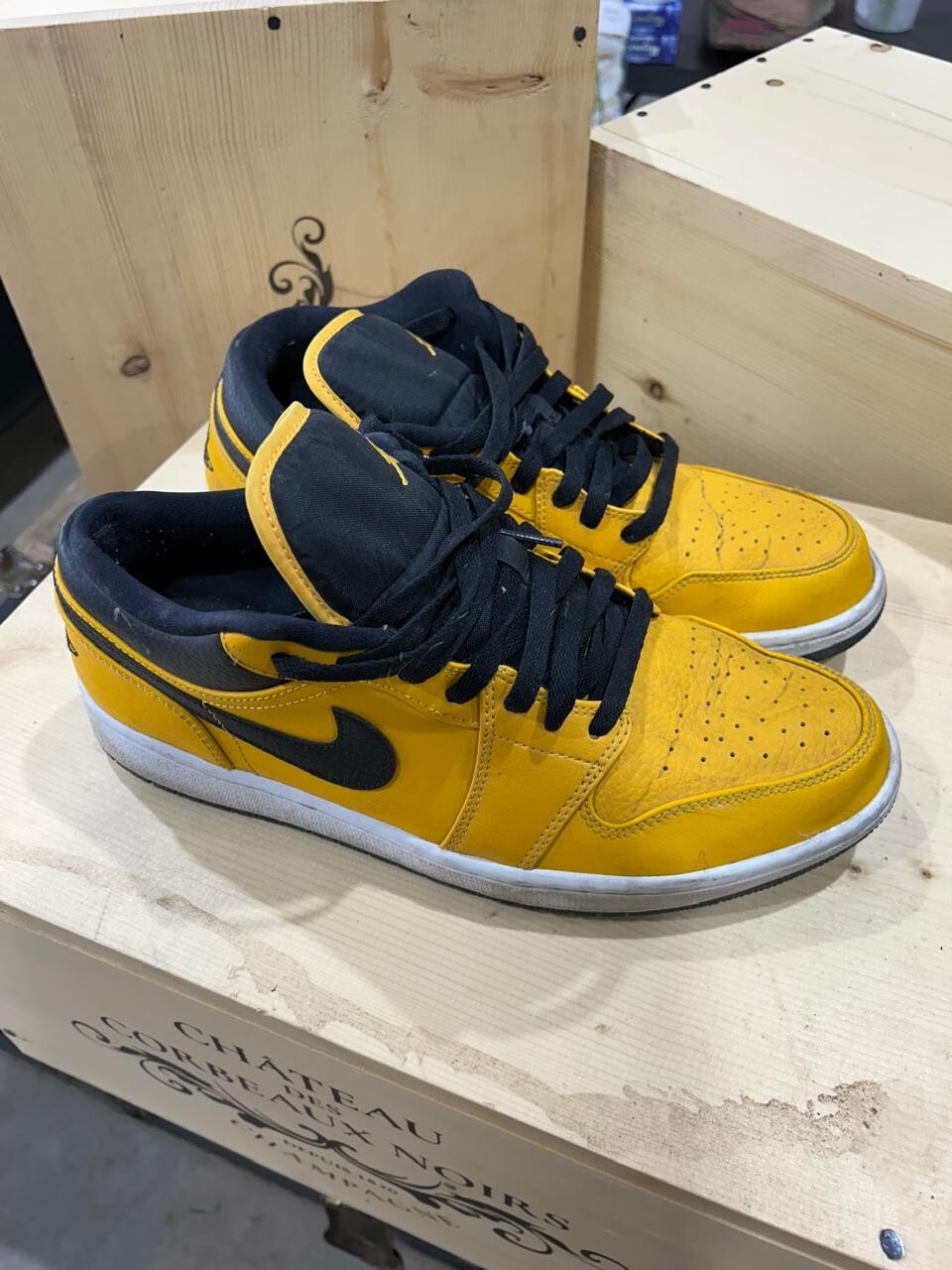 Nike Air Jordan 1 Low University Gold Black Men's size 11