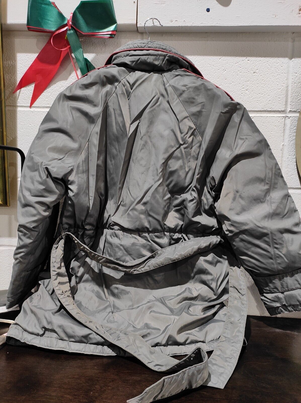 Down Crest Utex 80% Goose Down 20 % other Water Fowl Men's Coat Size- 11/12 Gray