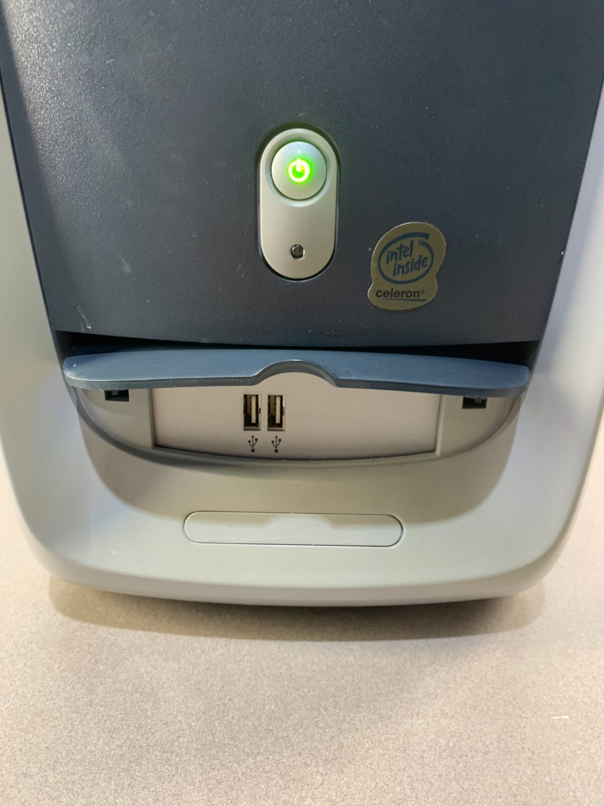 HP Pavilion 514n Celeron 2.30 GHz 256MB RAM, 1TB Windows 7 - Retro gaming PC