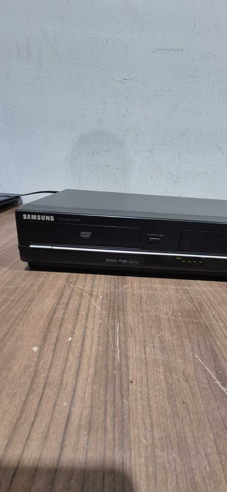 Samsung DVD-V6700 DVD/VCR Combo Player