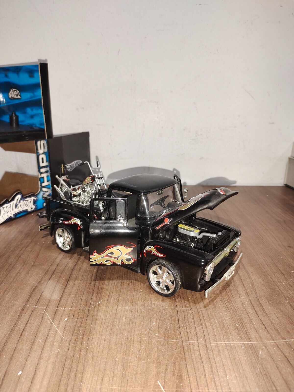Hot Wheels 1956 Ford Pickup Truck & Chopper Set 1:18 Model Toy