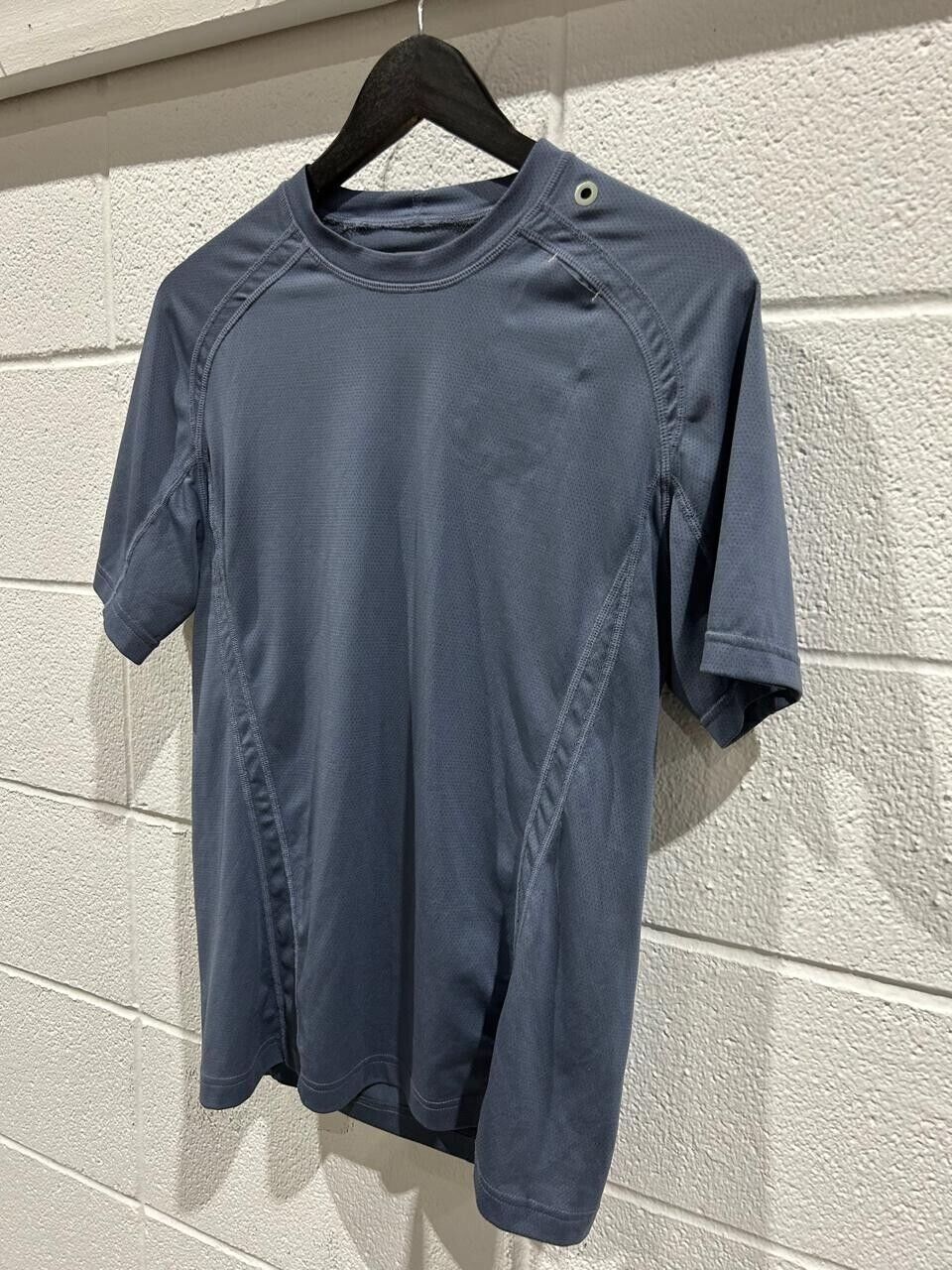 Lululemon Silverescent Wet Dry Warm Men's Blue T- Shirt Short Sleeve Size Small