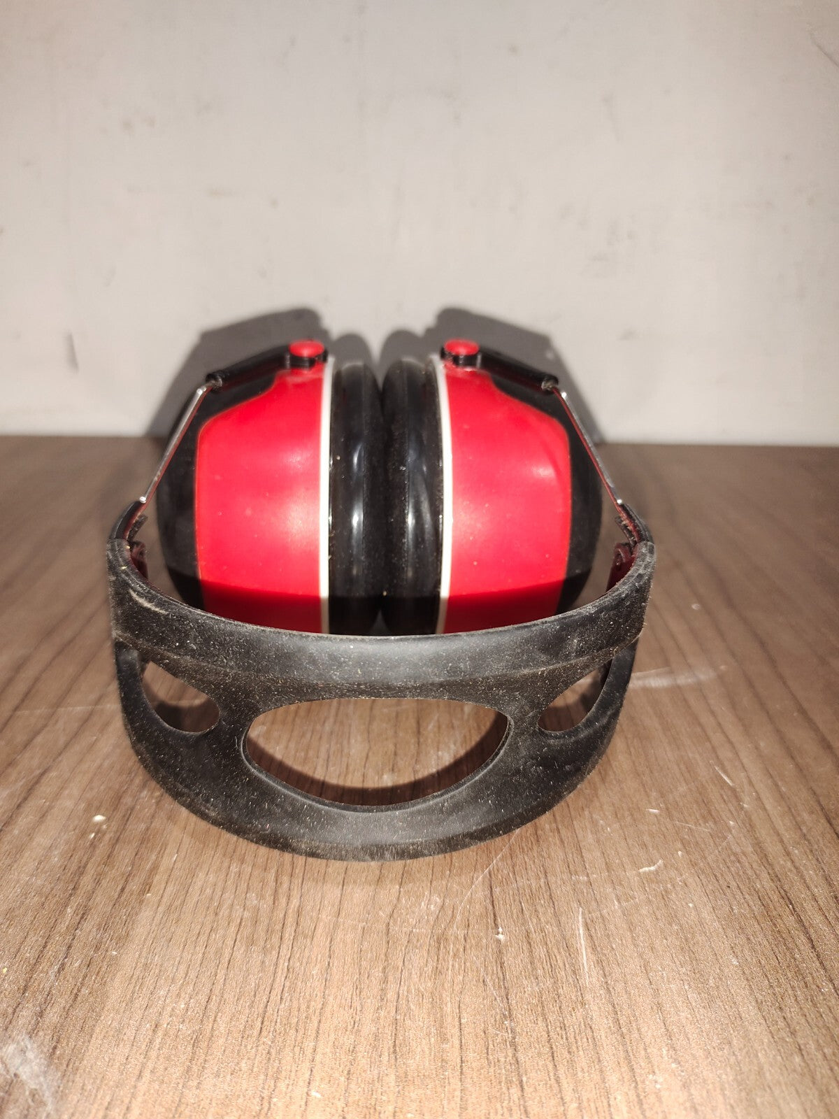 3M Pro-Grade Earmuffs, Red, Noise Reducing, Cushion, 30db NRR, Class 5, #90565