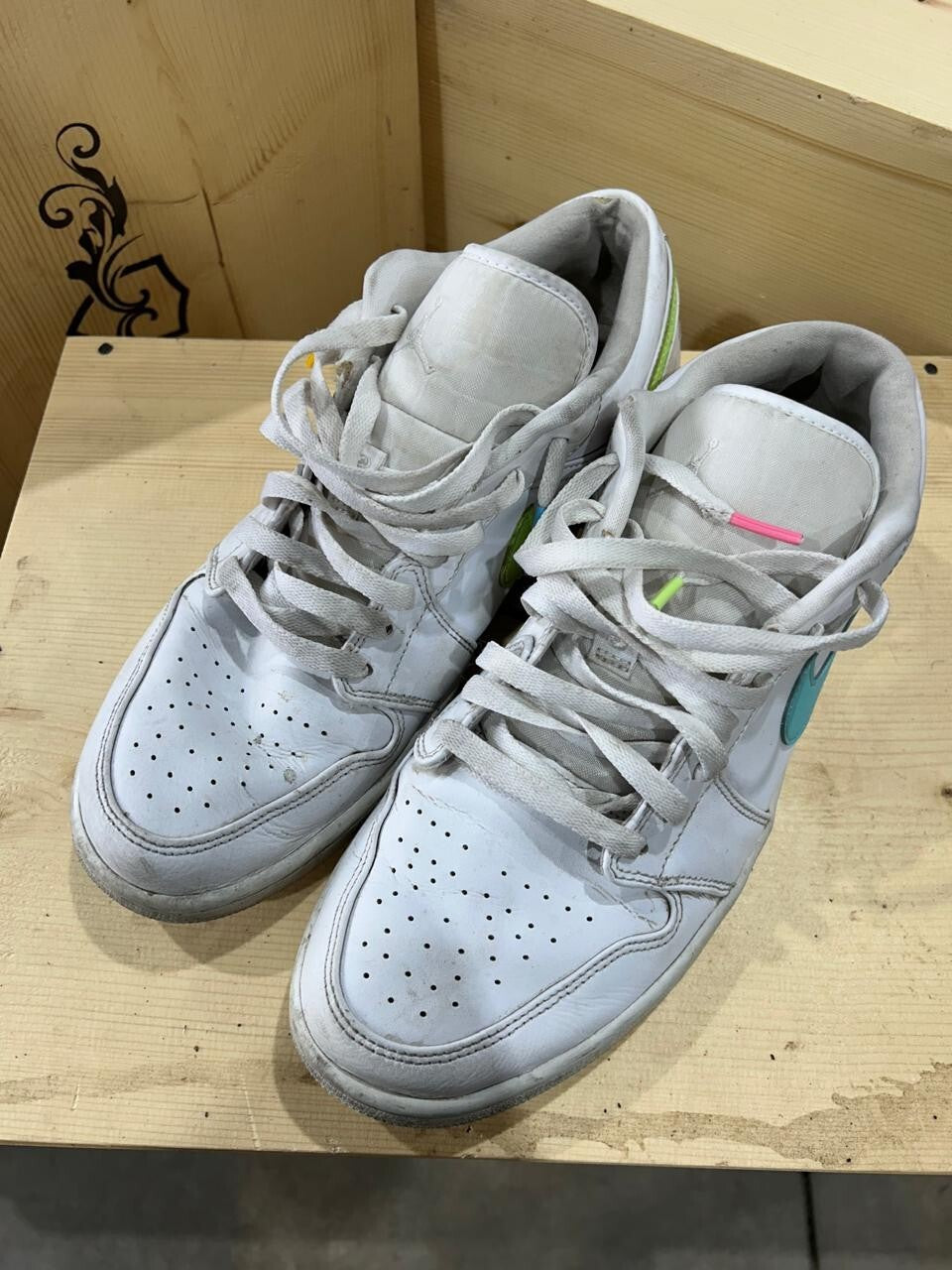 Nike Air Jordan 1 Low White Multi-Color Swoosh Men's Size 11