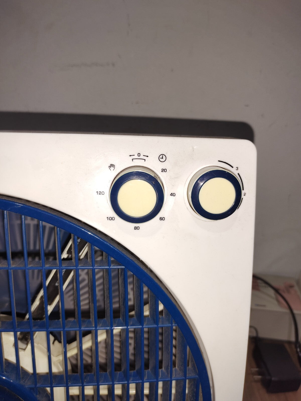 Refresh Table Desk Fan Model - 10013 - 120 Volts AC 60 Watts 60Hz
