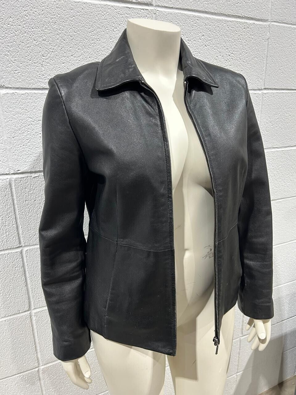 Danier Canada Women's Black Genuine Leather Jacket Size 12