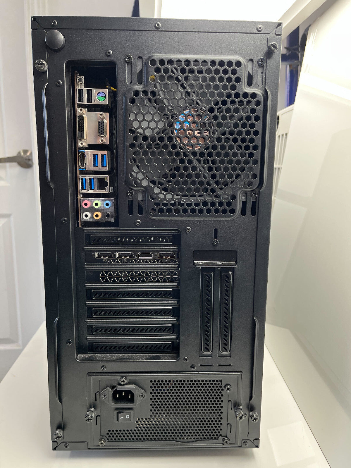 Custom Gaming PC Ryzen 5 3600 GTX 1660 Super 16GB RAM 256GB NVMe SSD Windows 10