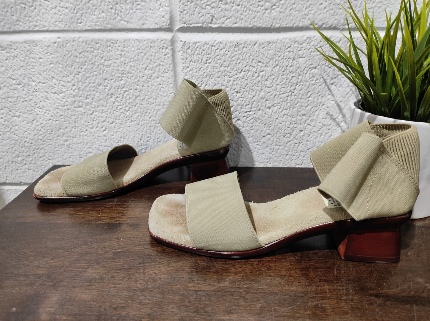 San Miguel Rare Steam Punk Stretchy Sandals Size-5