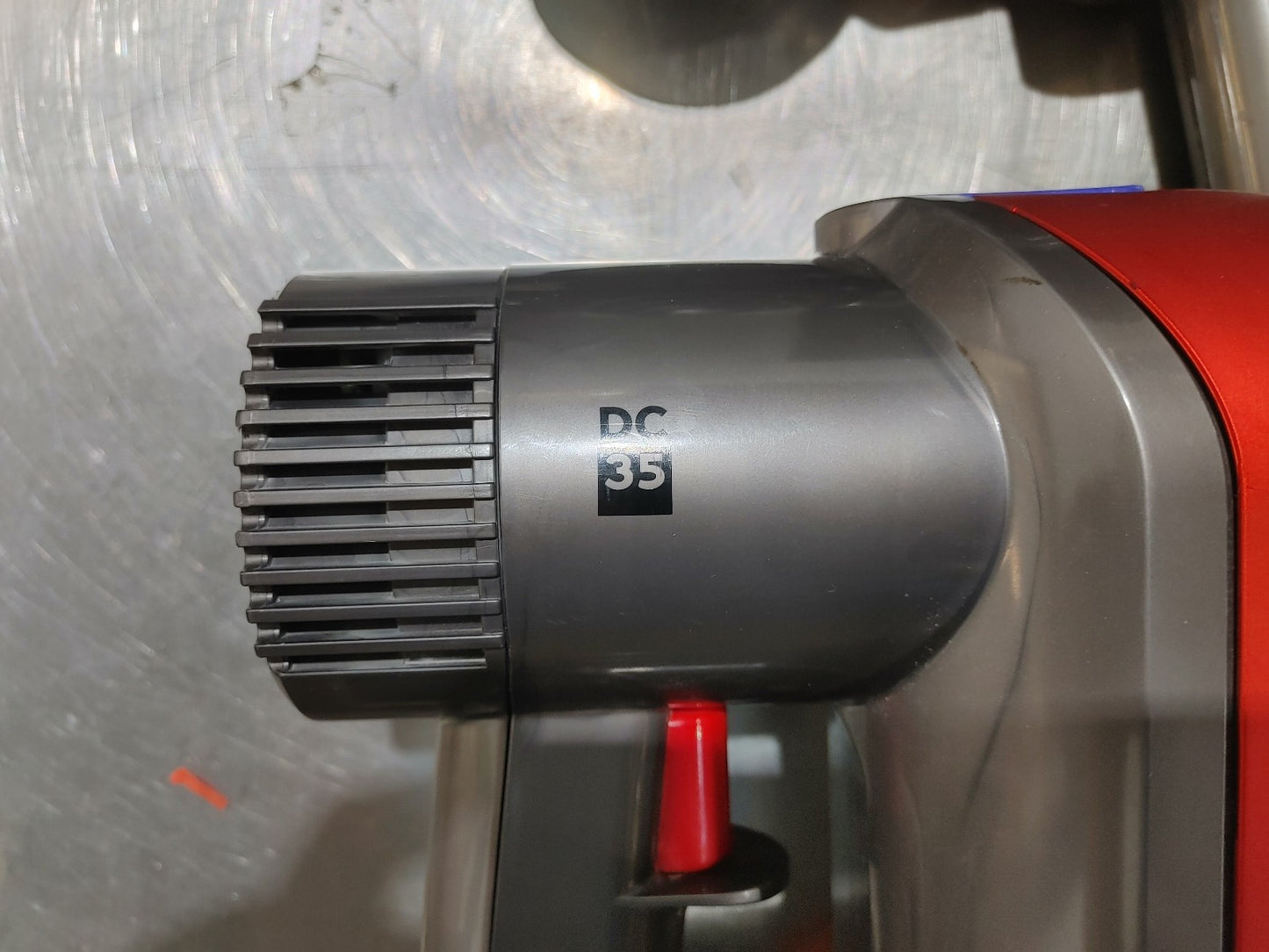 GOOD CONDITION Dyson DC35Vacuum w/Charger&Accessories/Attachments CarpetHardwood