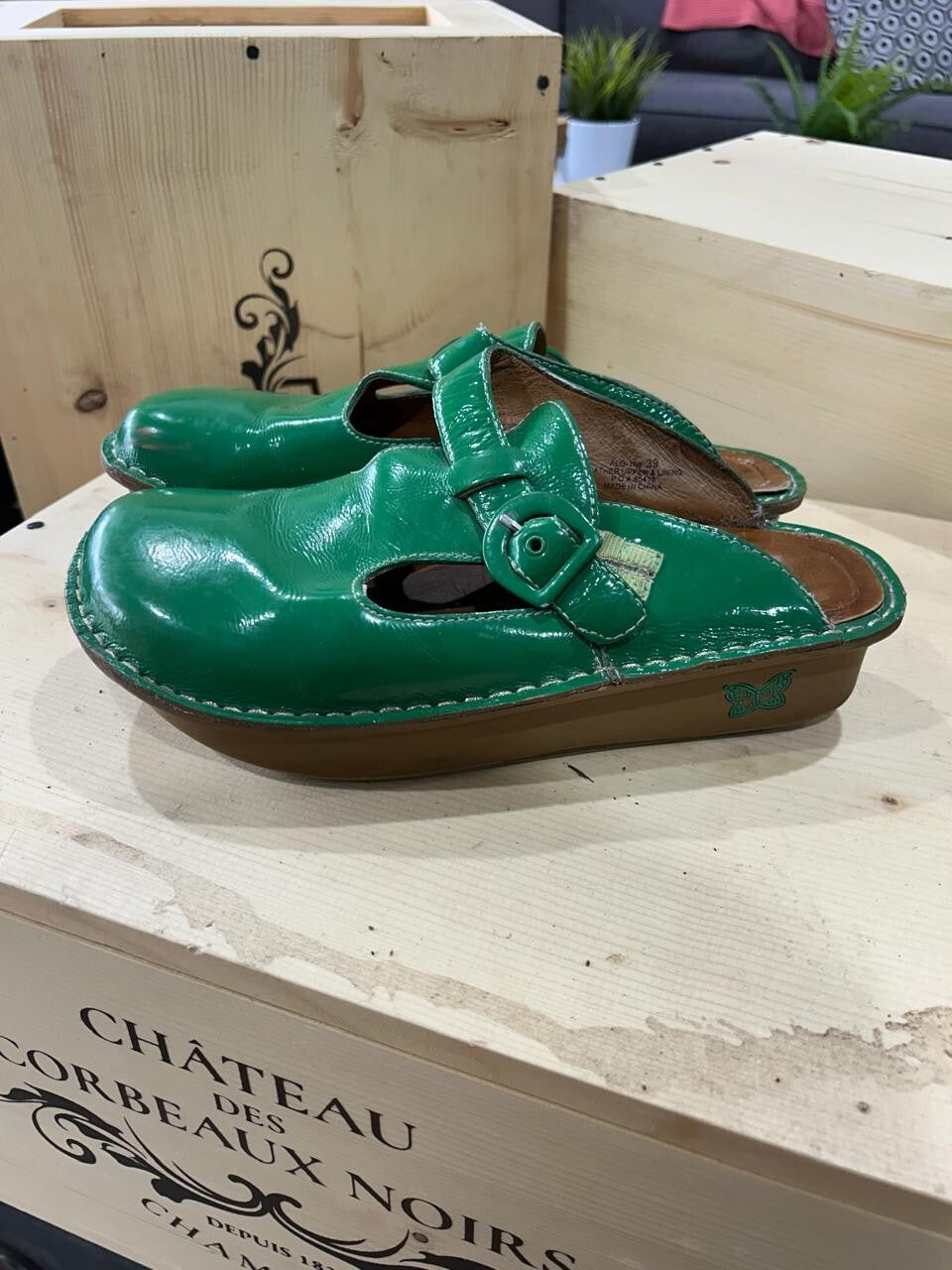 Alegria Clogs By PG Lite Women's size 9 Color Green