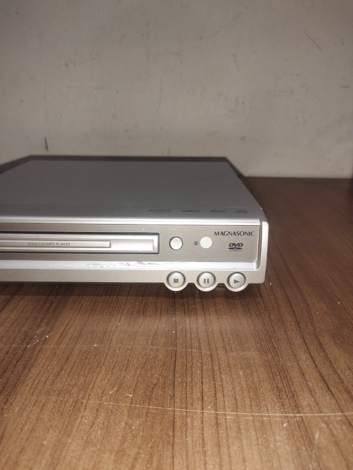 Magnasonic DVD805 DVD/CD/MP3 Player