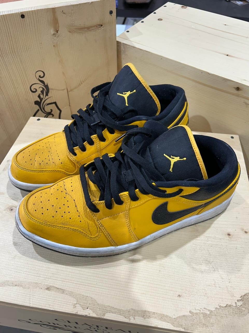 Nike Air Jordan 1 Low University Gold Black Men's size 11