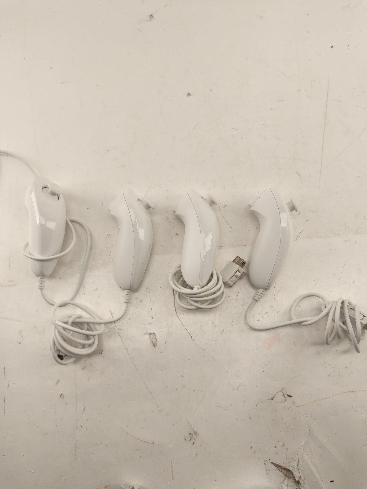 Nintendo Wii Console Video Game System White - 4 Controllers/ 4 Game Cube