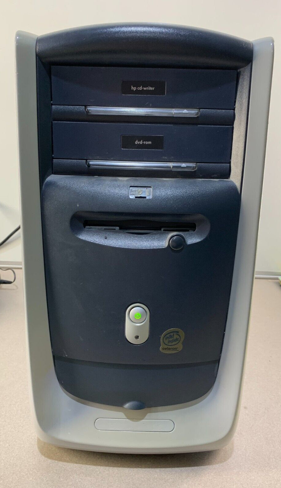 HP Pavilion 514n Celeron 2.30 GHz 256MB RAM, 1TB Windows 7 - Retro gaming PC