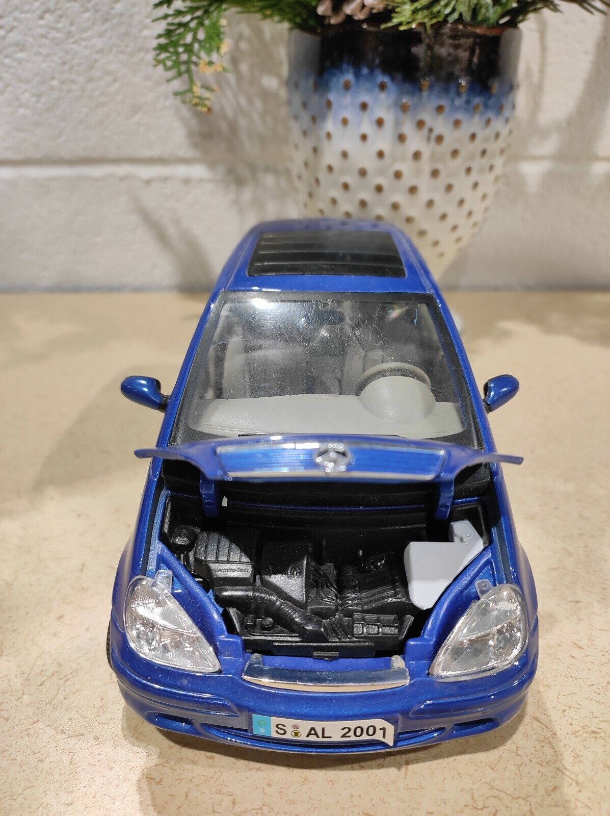 Maisto MERCEDES BENZ A Class Long Version Special Edition 1:18