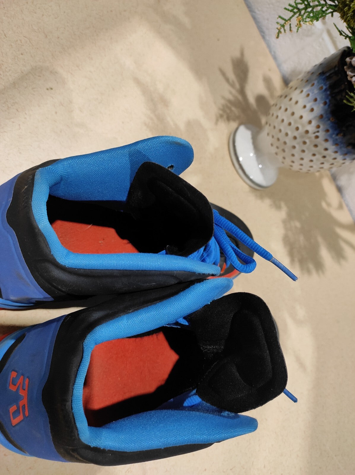 Nike Thunder Away men’s blue black shoes sneakers Size 6 Youth
