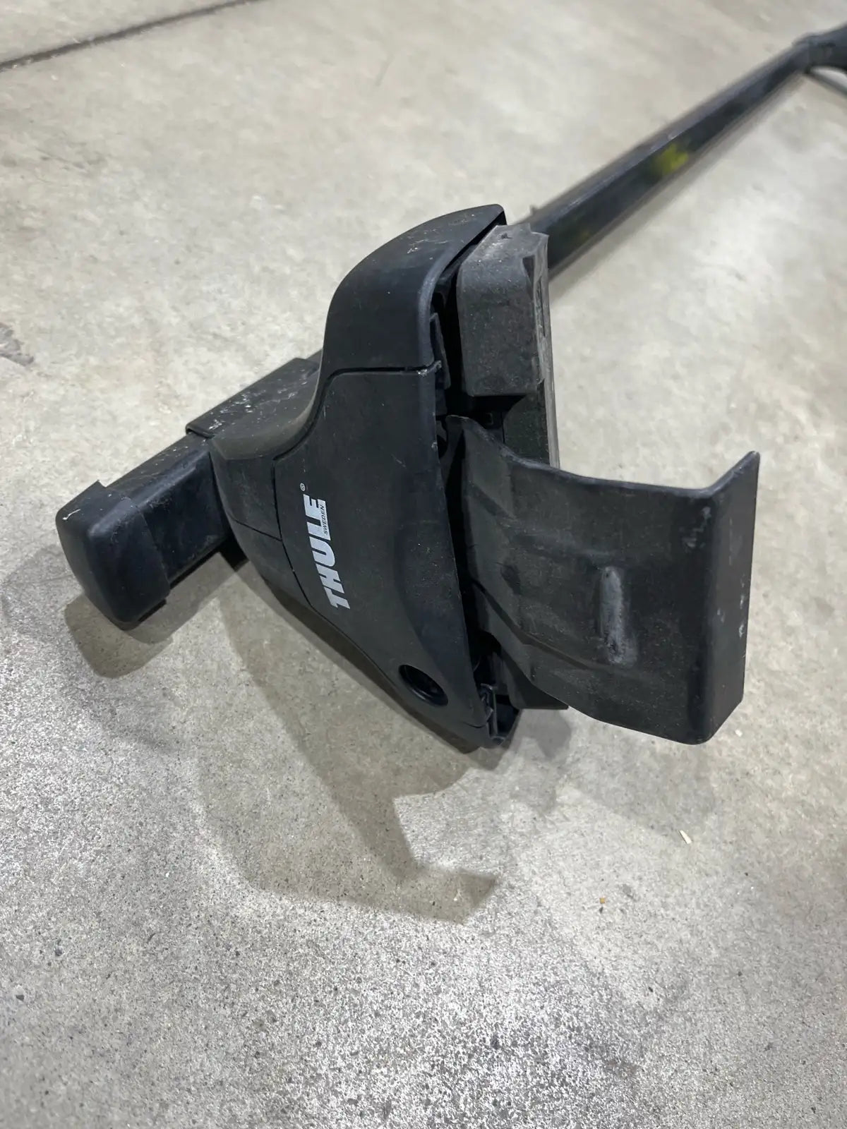 Thule roof rack 60 inches
