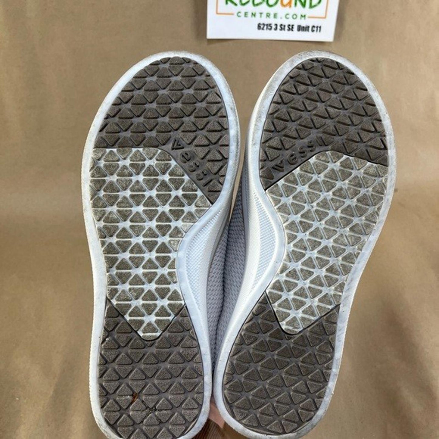 Vessi Weekend Sneakers (Women’s Size US 7)