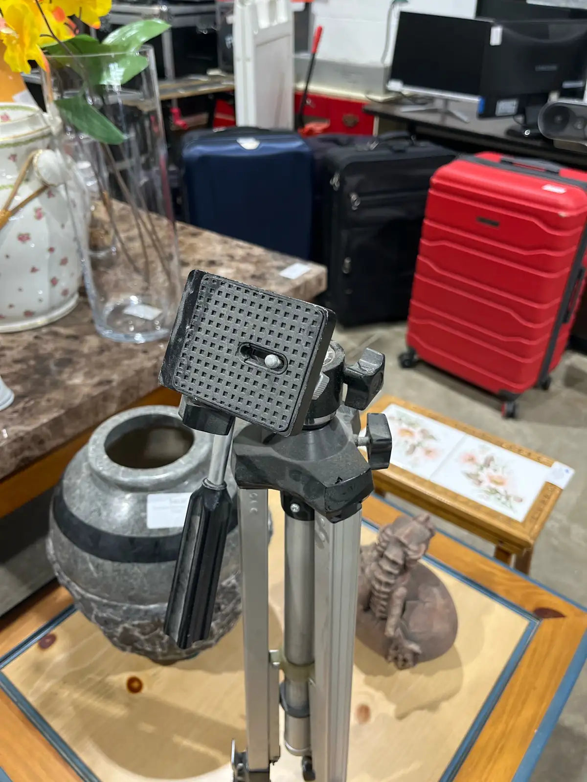 Vintage adjustable tripod made in Taiwan