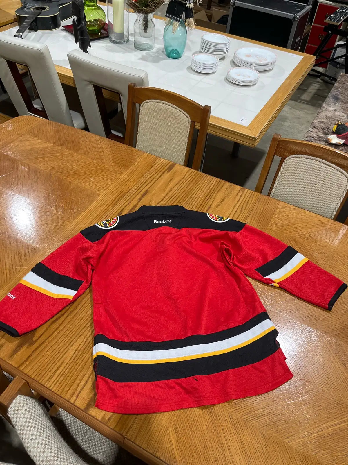 Calgary Flames Hockey Jersey Youth Size L/XL CCM Red NHL Flaws R