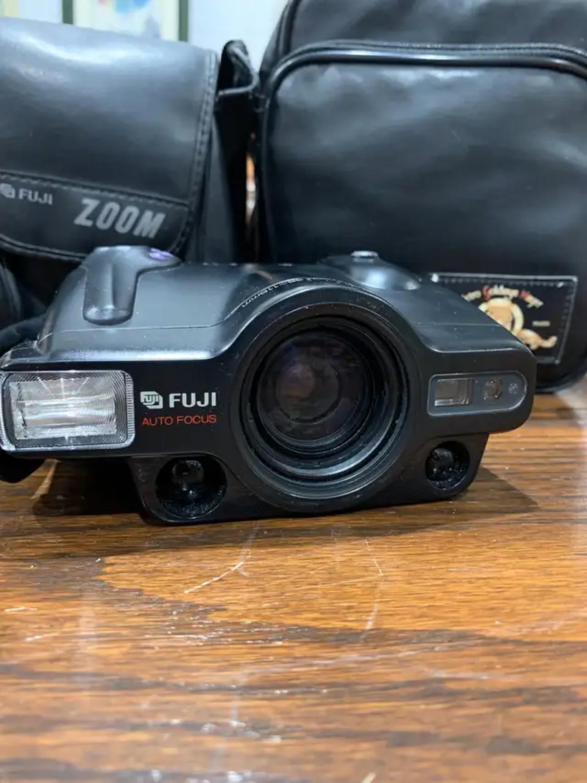 Fuji FZ-3000 Zoom Date Film Camera