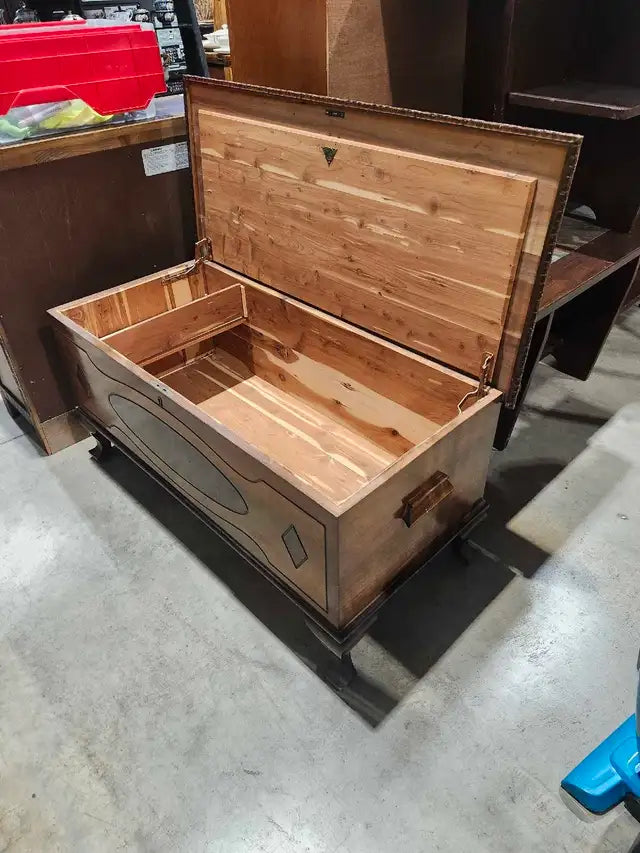 Vintage Chesley Chair Co. Heirloom Chest