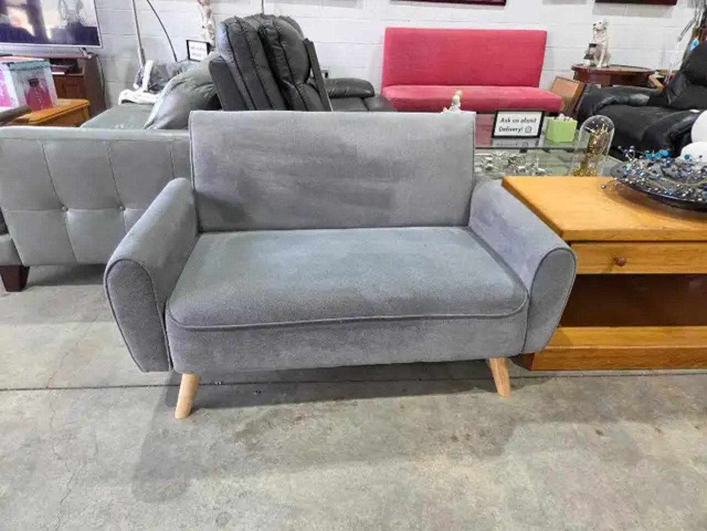 Sobaniilo 47" Small Modern Loveseat Chair