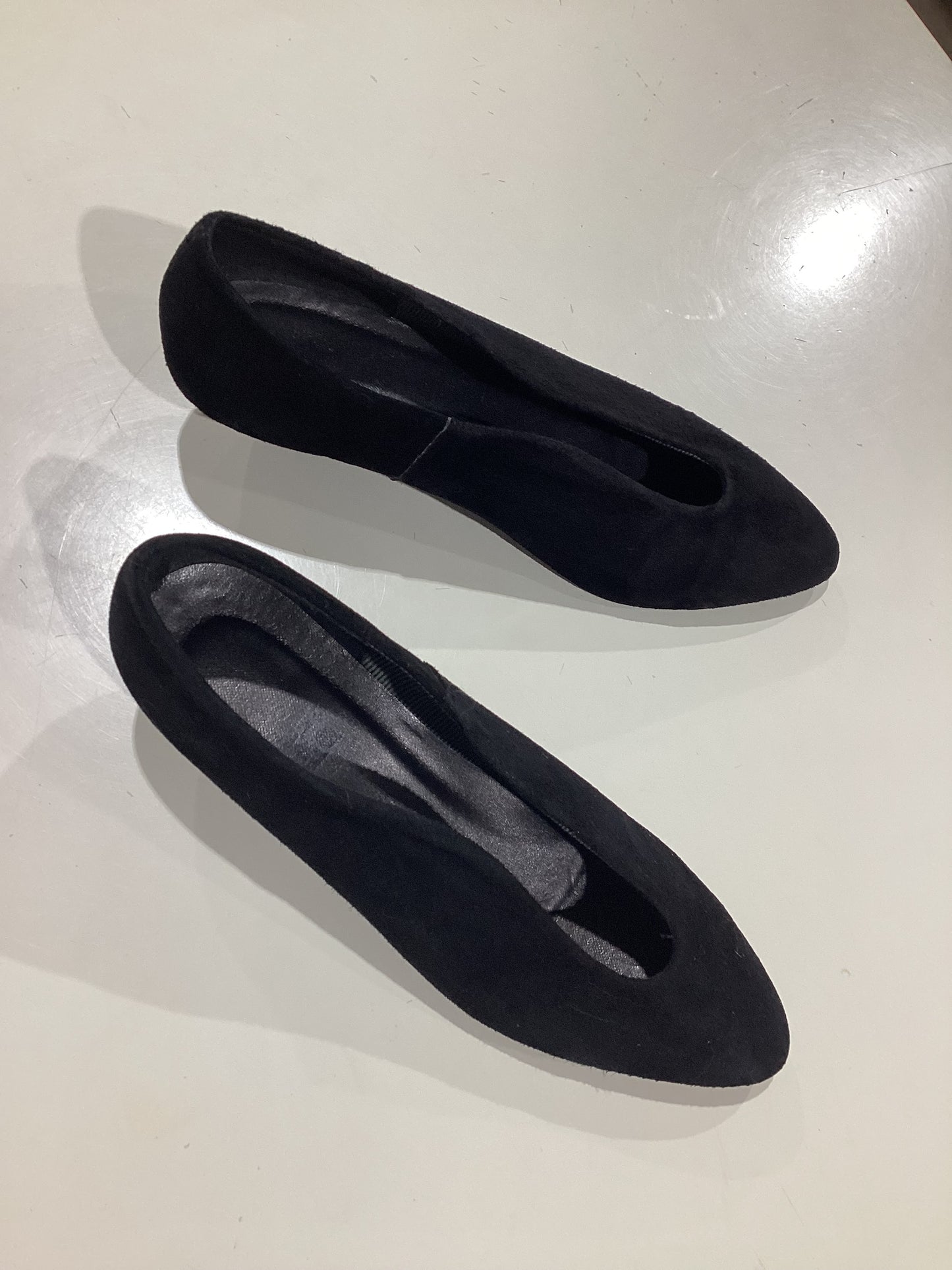 Leather Low -Heeled Pumps
