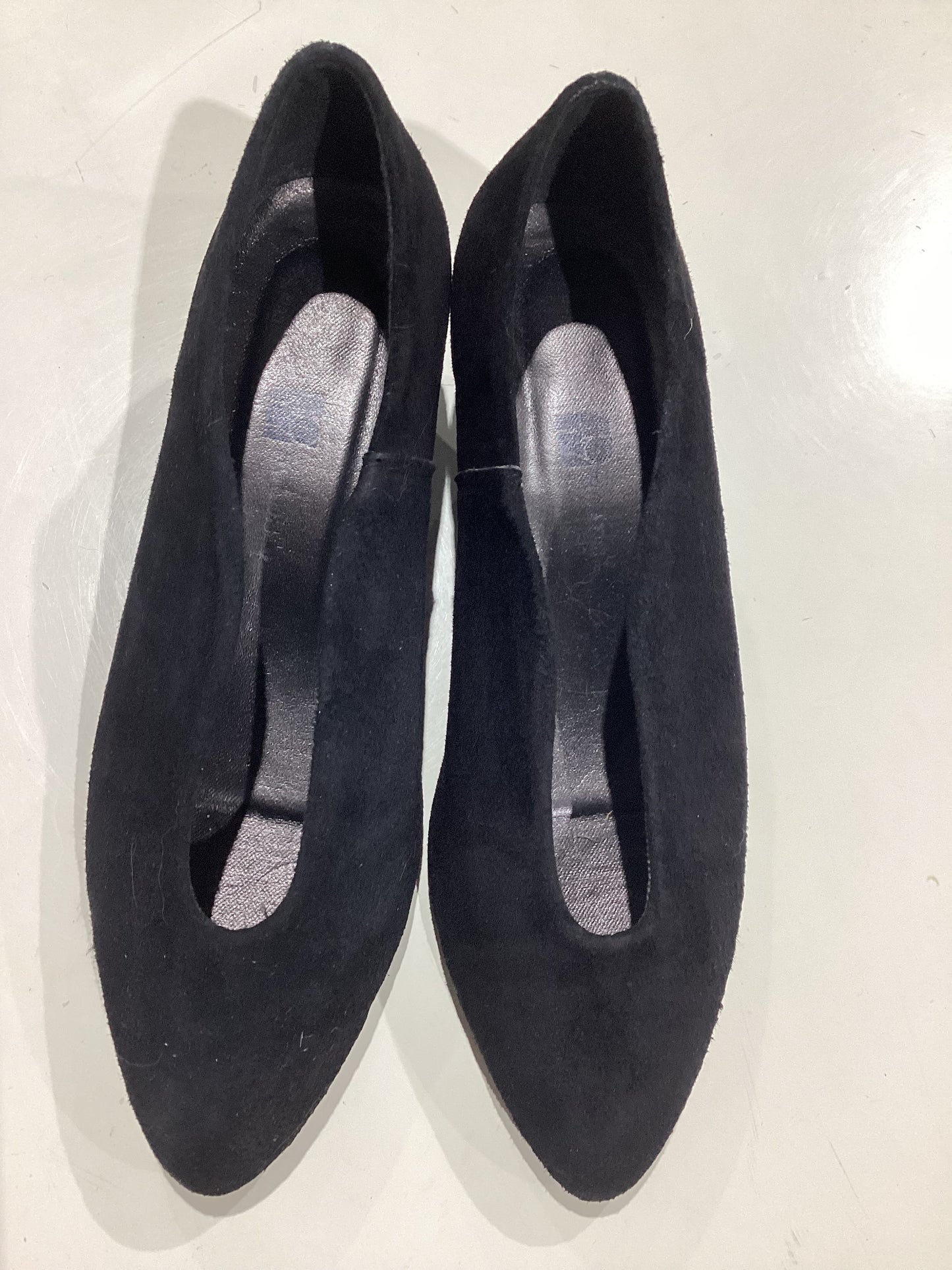 Leather Low -Heeled Pumps