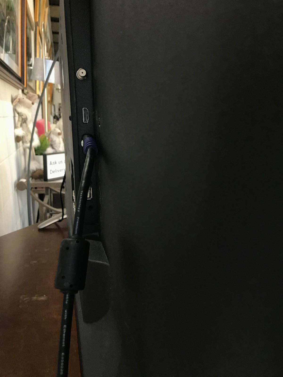 Sharp 55” SMART TV (55P5000U) with stand