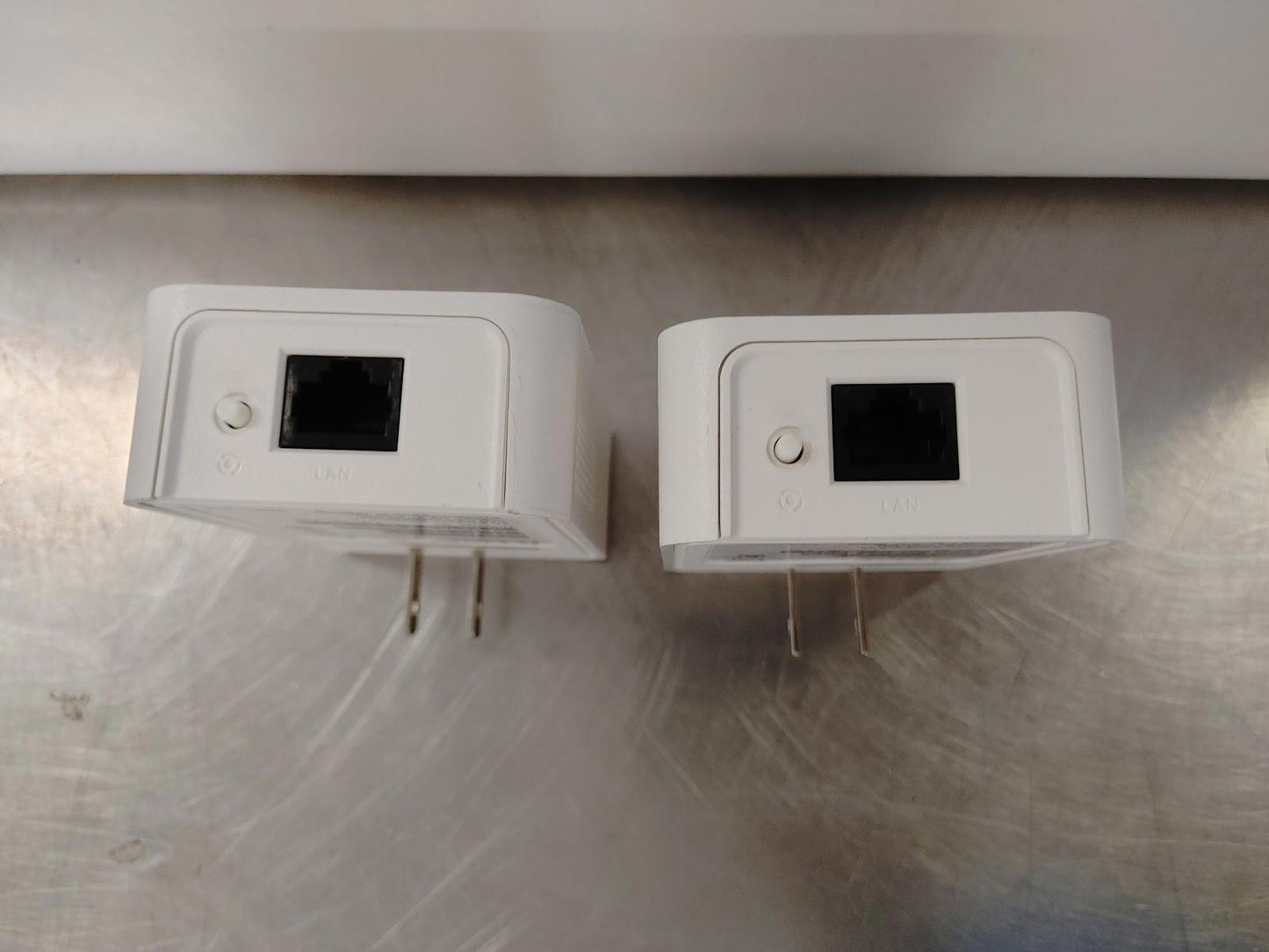 Good Conditon Lot of 2 D-Link DHP-600AV Powerline Gigabit Ethernet Adapters