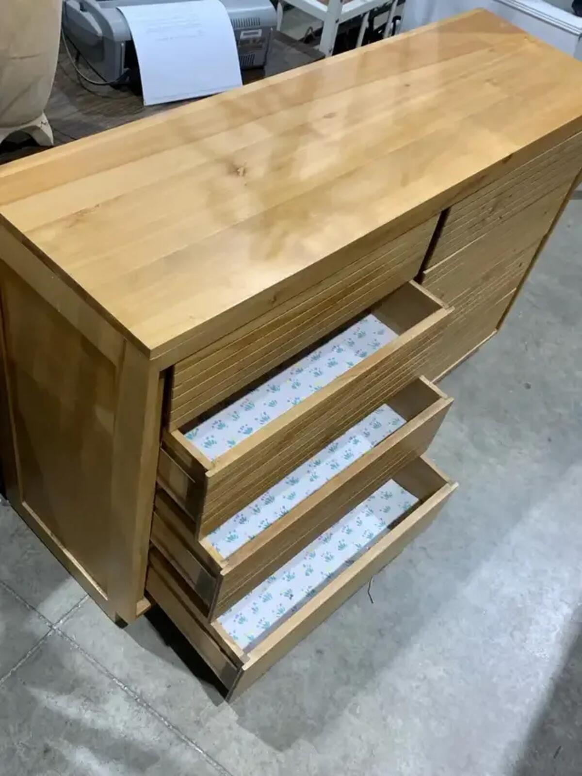 Wooden 8 Drawer Dresser