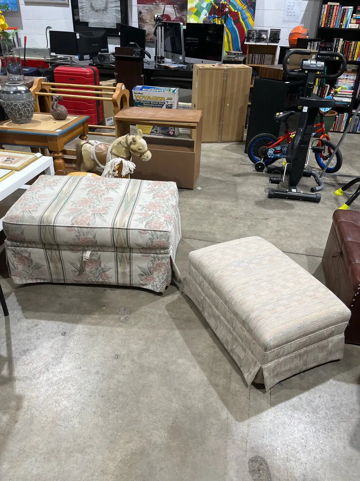 Set of two ottoman