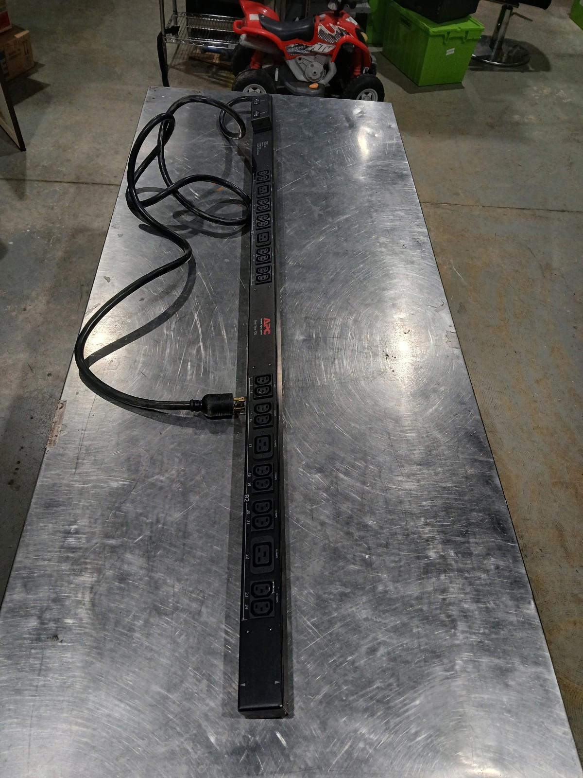 APC AP7541 Rack PDU 20 × IEC C13, 4 × IEC C19, 200 V / 208 V / 230 V AC GOOD