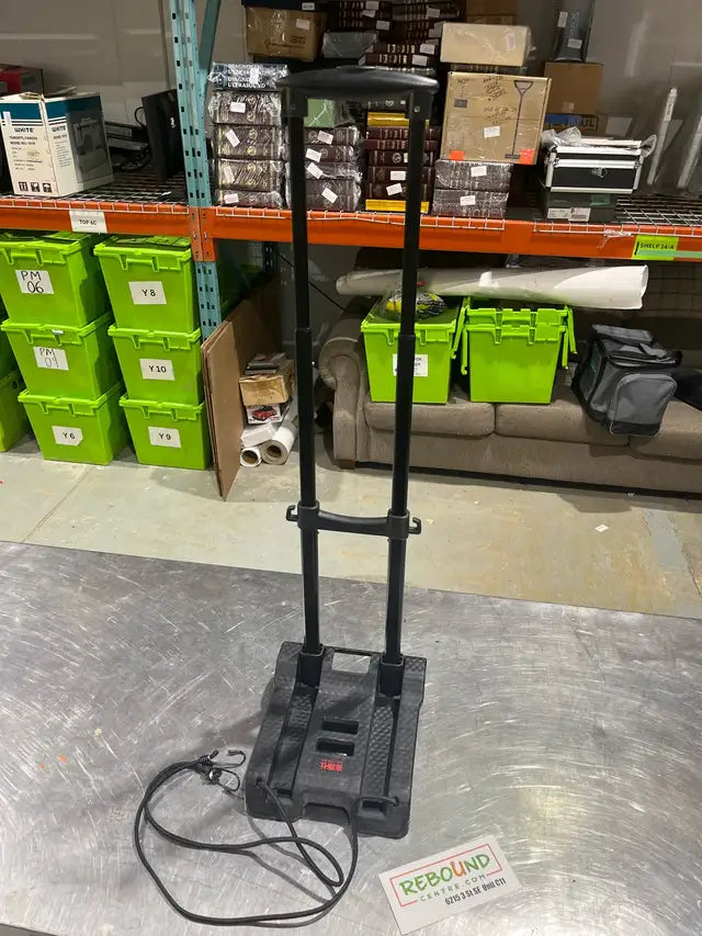 Folding hand truck