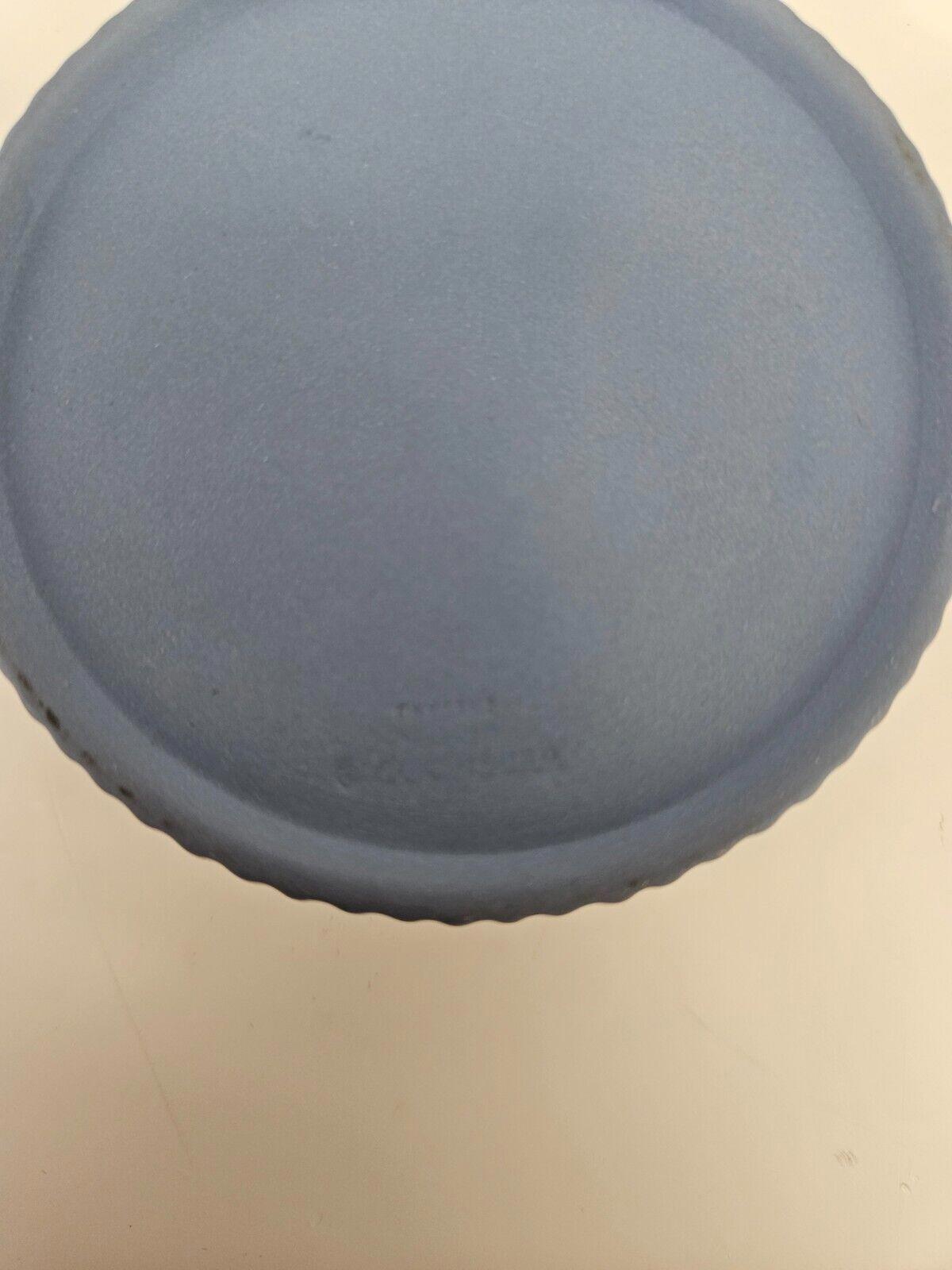 Vintage Wedgwood Jasperware Round Trinket Ring Box Lid Wedgewood England