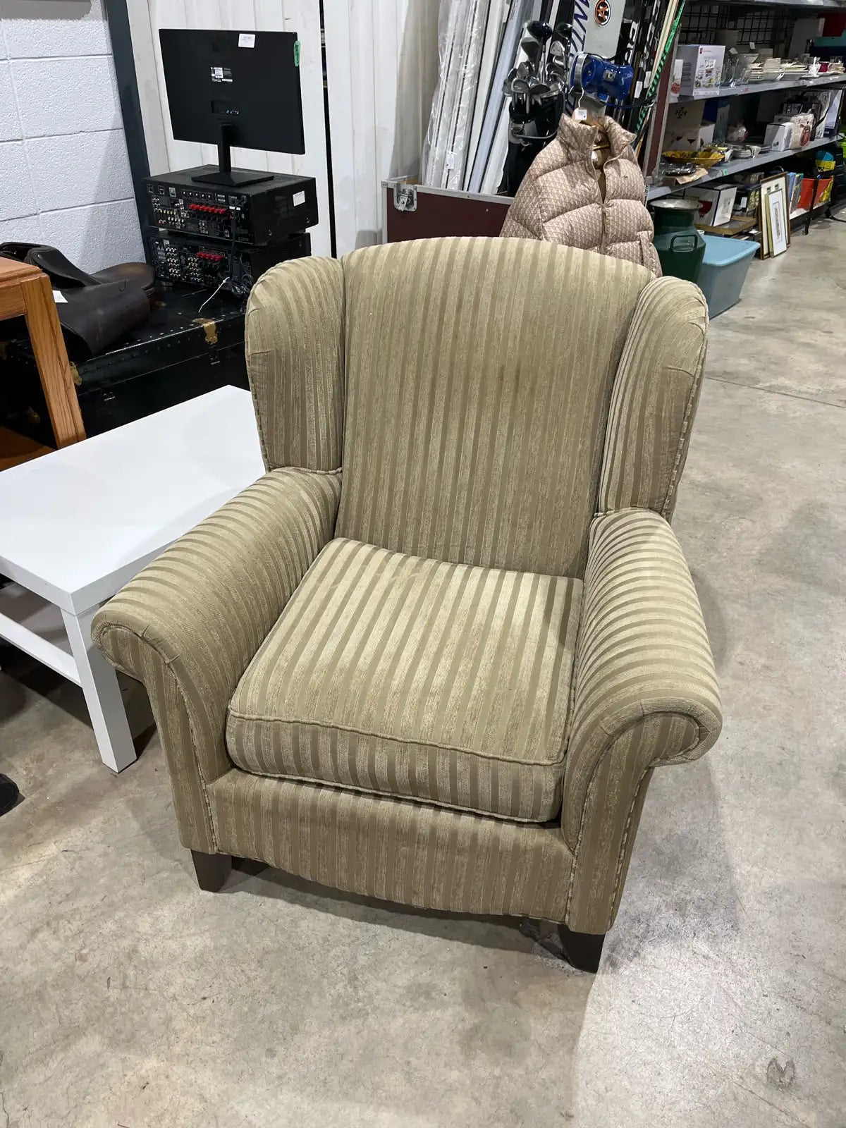 Set of 2 wingback chairs and Ottomans