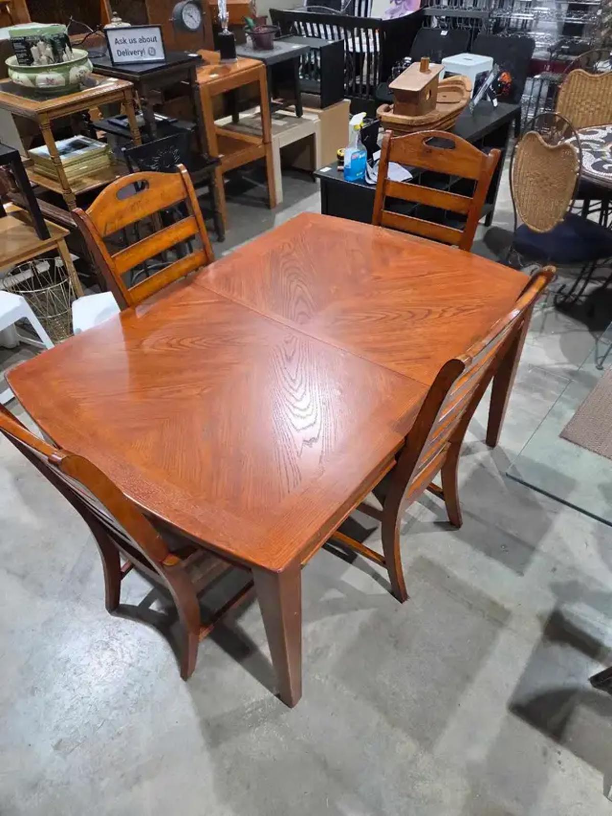 Solid Wooden Extending Dining Table & 4 Chairs