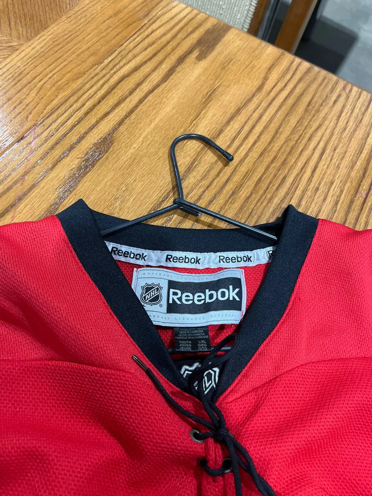 Calgary Flames Hockey Jersey Youth Size L/XL CCM Red NHL Flaws R