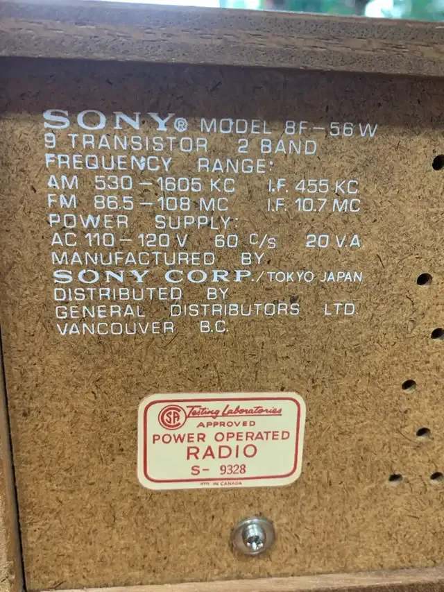 Sony 8F-56W Solid State 2 Band Radio